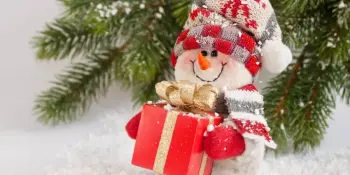 Итоги конкурса на лучшее новогоднее оформление "Мастерские Деда Мороза и Снегурочки"