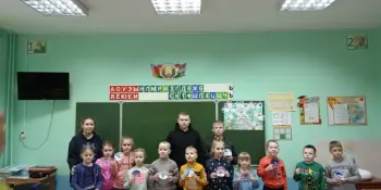 Новый год к нам мчится...