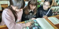 Школьная библиотека "Читай-Град": Час памяти "Детство в солдатской пилотке"