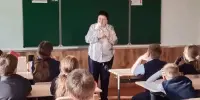 Учащиеся 5 а, б, г классов встретились с ветераном педагогического труда, учителем-профессионалом