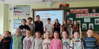 Учащиеся 8 "В" класс провели познавательную игру "Аллея героев" для ребят 1-ых классов