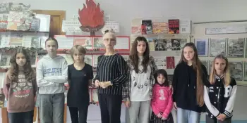 Память о трагедии: встреча 6 "В" класса с заведующей школьной библиотеки "Читай-Град", Яунишкене С.А.