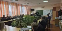 В рамках акции "Безопасный Новый год" прошла встреча 7х и 9х классов с сотрудниками МЧС.