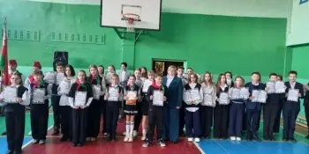 Прошли линейки, посвящённые окончанию второй учебной четверти, на которых были подведены итоги олимпиад и творческих конкурсов.