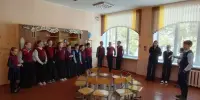 Семиклассники провели игру "Повторяй за мной".