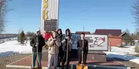 Трудовая акция по уборке снега около памятника воинам 1-й гвардейской Пролетарской Московско-Минской мотострелковой дивизии.