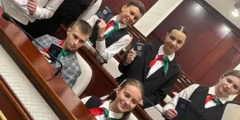 Торжественная церемония вручения паспортов в Палате представителей