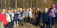 7"А", 2"В" и 2"Г" классы вышли на уборку своей территории