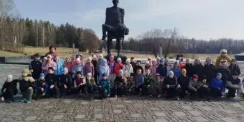 Учащиеся вторых классов почтили память жертв Хатыни.