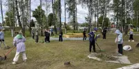 Наша маленькая лепта в большой районный субботник.