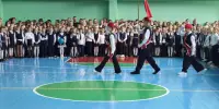 Торжественная линейка для учащихся 3-8 классов прошла в стенах старшей школы.