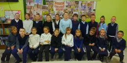 Выставка семейных фотографий ко Дню семьи на параллели 2-х и 3-х классов