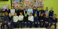 Выставка семейных фотографий ко Дню семьи на параллели 2-х и 3-х классов